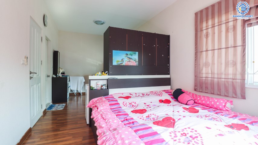 *****บ้านแฝดมือสองนนทบุรี ม.เพอร์เฟคพาร์ค บางบัวทอง จากแบรนด์ Property Perfect เนื้อที่ 36.70 ตร.ว. ฟังก์ชัน 3 ห้องนอน 2 ห้องน้ำ ต่อเติมครบครัน พร้อมอยู่ โดดเด่น มีสไตล์เป็นของตัวเอง ใกล้รถไฟฟ้าสายสีม่วง "สถานีคลองบางไผ่" และทางด่วนกาญจนาภิเษก